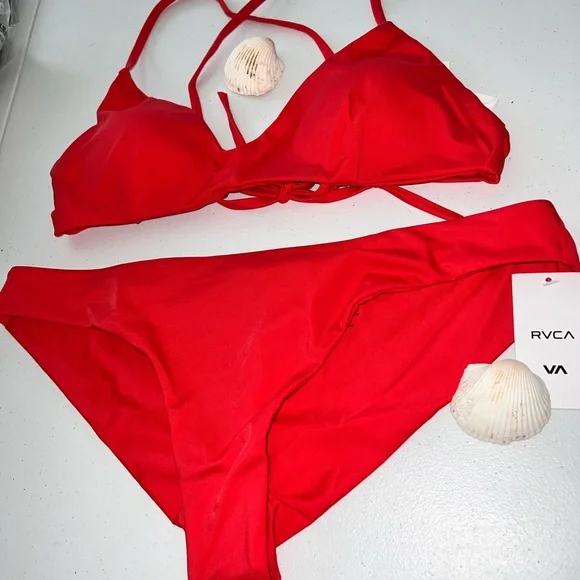 🔥 RVCA SOILD CHERRY RED CHEEKY BIKINI SET 🔥 - Picture 5 of 7